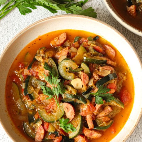 one pot sausage and zucchini stew (Polish leczo)