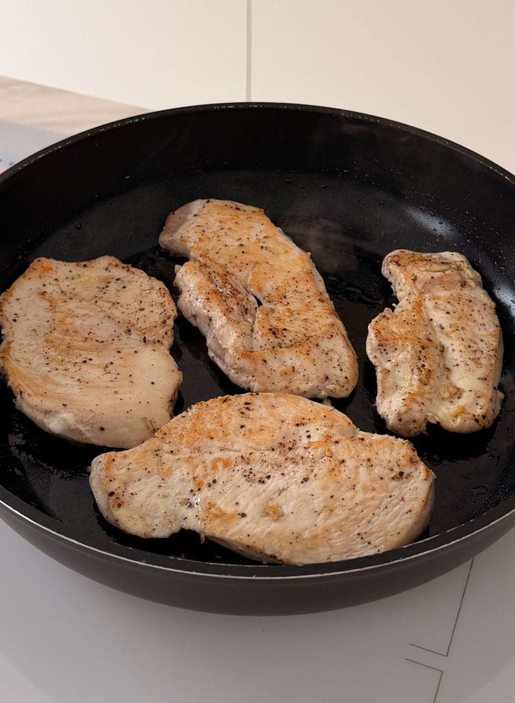 how to make creamy mushroom chicken skillet